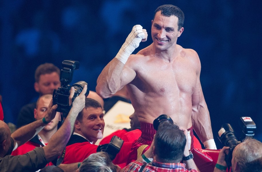 Władimir Kliczko to mistrz świata organizacji IBF, WBO, IBO i superczempion WBA /UWE ANSPACH /PAP/EPA