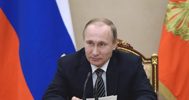 Władimir Putin dzisiaj na Kremlu /AFP