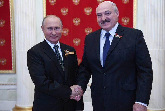 Władimir Putin i Alaksandr Łukaszenka, zdj. z czerwca /ALEXEY NIKOLSKY / SPUTNIK / KREMLIN POOL /PAP/EPA