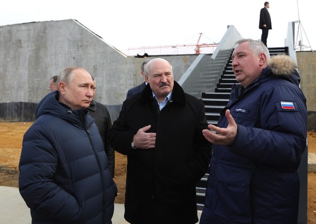 Władimir Putin i Aleksandr Łukaszenka odwiedzający Kosmodrom Wostocznyj /MIKHAIL KLIMENTYEV / KREMLIN POOL / SPUTNIK /PAP/EPA