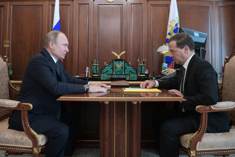 Władimir Putin i Dmitrij Miedwiediew /ALEXEI DRUZHININ / SPUTNIK / KREMLIN POOL / POOL /PAP/EPA