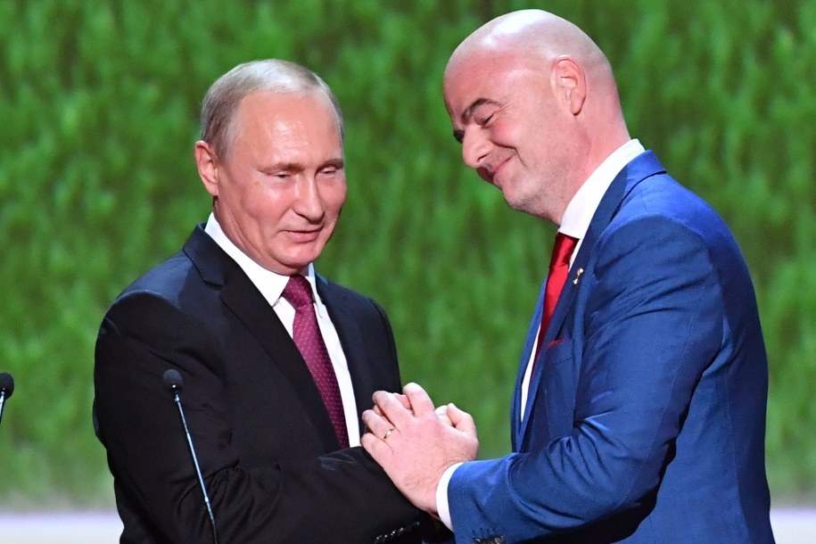 Władimir Putin i Gianni Infantino /YURI KADOBNOV / POOL /PAP/EPA