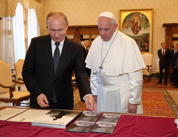 Władimir Putin i papież Franciszek podczas wizyty rosyjskiego prezydenta w Watykanie w 2019 roku /Abaca /PAP