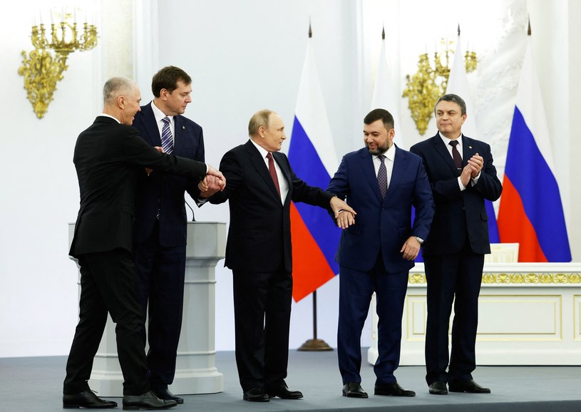 Władimir Putin i prokremlowscy "przywódcy" okupowanych obwodów /DMITRY ASTAKHOV / SPUTNIK  /AFP