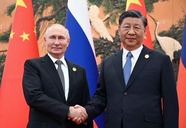 Włądimir Putin i Xi Jinping na zdjęciu zrobionym 18 października 2023 roku. /SERGEY GUNEEV / SPUTNIK / KREMLIN POOL /PAP/EPA