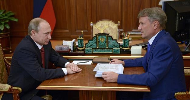 Wladimir Putin (L) i German Gref, szef Sbierbanku /AFP