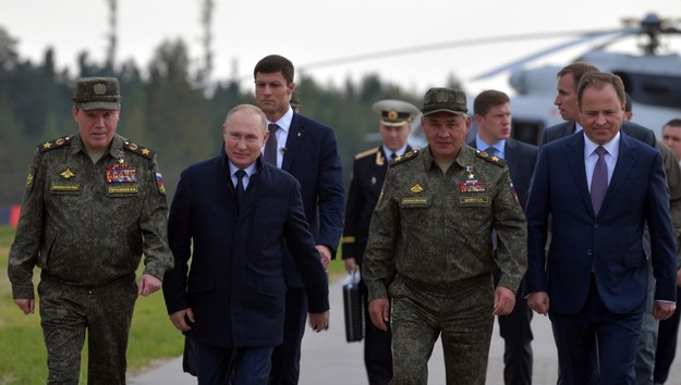 Władimir Putin na manewrach Zapad-21 /ALEXEI DRUZHININ / KREMLIN POOL/SPUTNIK / POOL /PAP/EPA