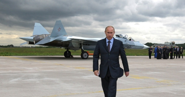 Władimir Putin na tle T-50 /AFP