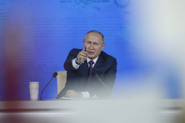 Władimir Putin podczas corocznej konferencji prasowej /YURI KOCHETKOV /PAP/EPA