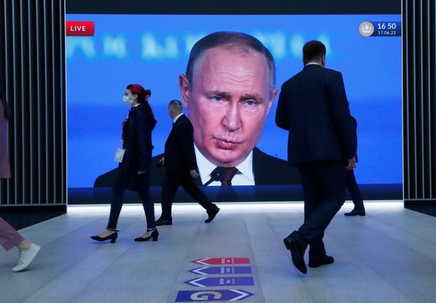 Władimir Putin podczas Międzynarodowego Forum Ekonomicznego w Petersburgu. /ANATOLY MALTSEV  /PAP/EPA