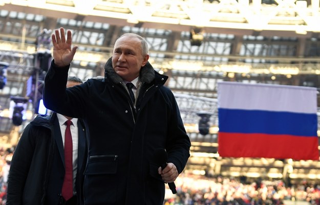 Władimir Putin podczas propagandowego wiecu na stadionie Łużniki w Moskwie /MAXIM BLINOV/SPUTNIK/KREMLIN POOL / POOL /PAP/EPA