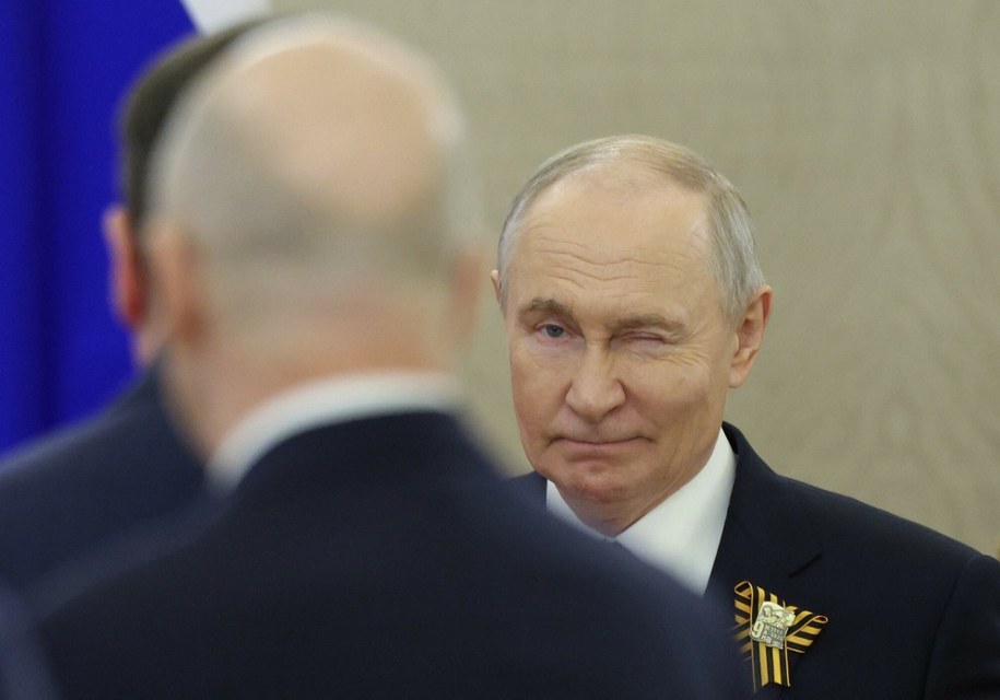 Władimir Putin podczas spotkania z prezydentem Laosu w Dniu Zwycięstwa, 9 maja 2026 r. /RAMIL SITDIKOV/AFP /East News