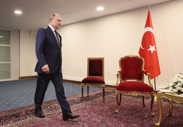 Władimir Putin przed spotkaniem z prezydentem Turcji /SERGEI SAVOSTYANOV / KREMLIN POOL / SPUTNIK / POOL /PAP/EPA