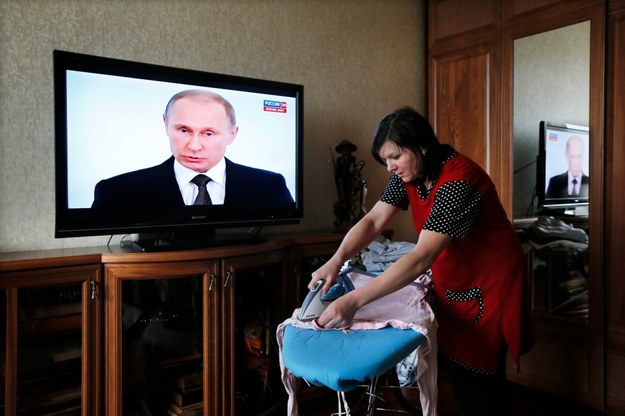 Władimir Putin przemawia w każdym rosyjskim domu /YURI KOCHETKOV /PAP/EPA
