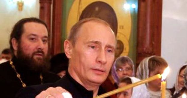 Władimir Putin w cerkwi podczas nabożeństwa /MWMedia