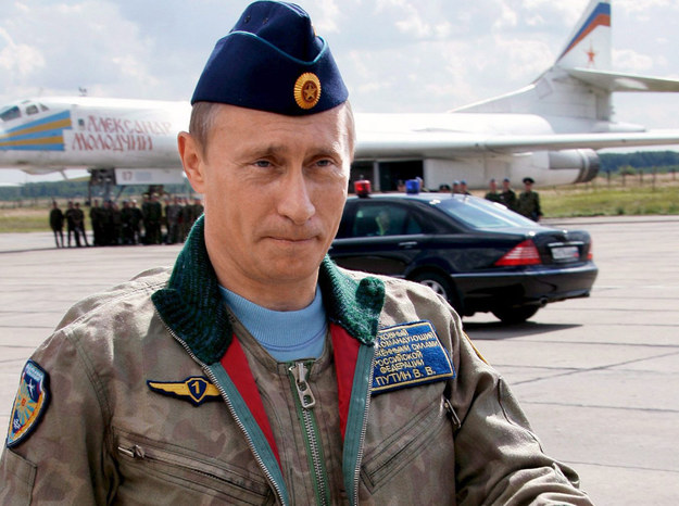 Władimir Putin w mundurze lotniczym [zdj. archiwalne] /PRESIDENTIAL PRESS SERVICE/ITAR-TASS POOL /PAP/EPA