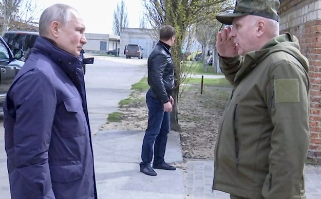 Władimir Putin z generałem-pułkownikiem Olegiem Makarewiczem /KREMLIN.RU/HANDOUT HANDOUT /PAP/EPA