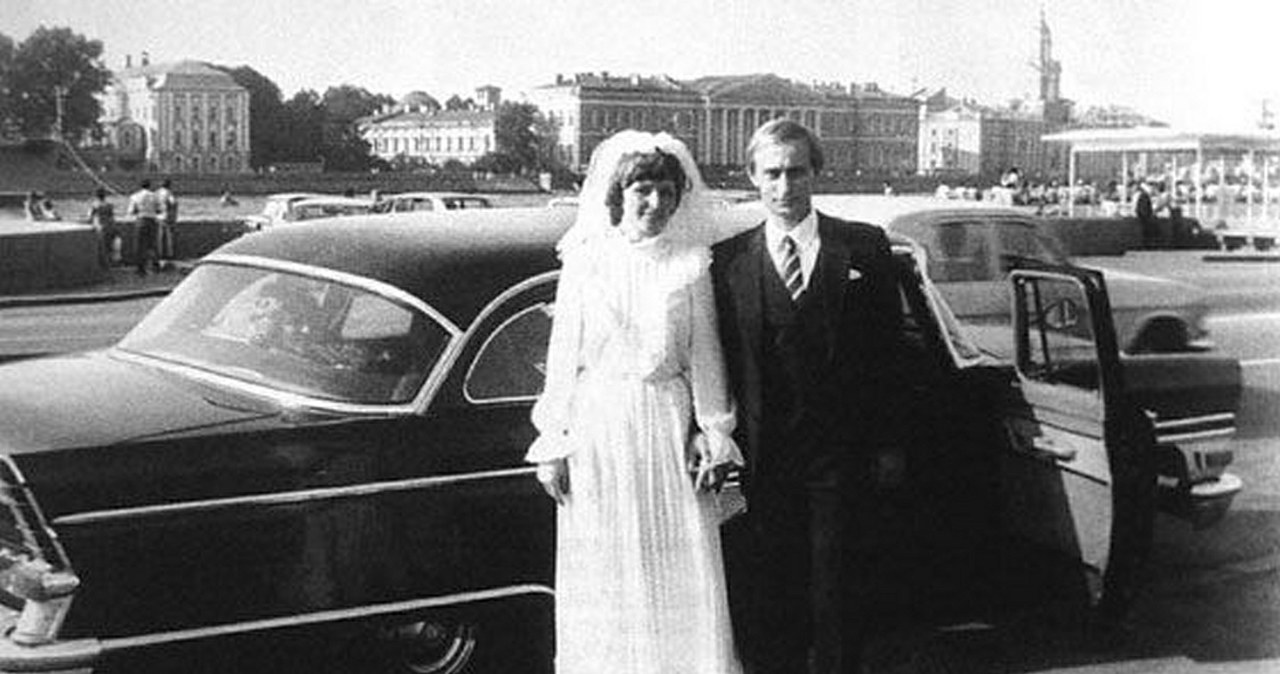 Władymir Putin z żoną, przed wyruszeniem w podróż poślubną /materiały prasowe