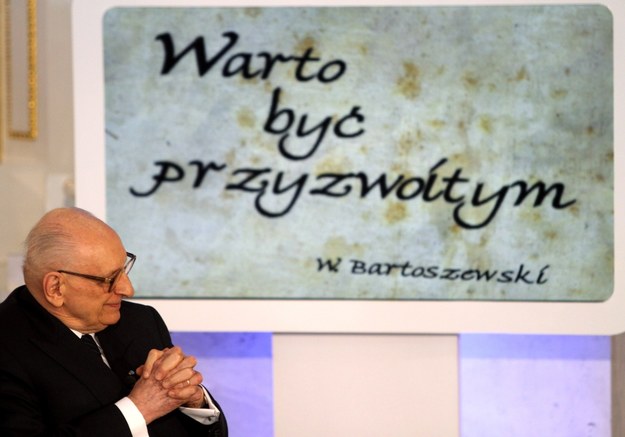 Władysław Bartoszewski, pełnomocnik premiera ds. dialogu międzynarodowego, historyk, więzień Auschwitz, żołnierz AK zmarł 24.04.2015 r. w wieku 93 lat /Bartłomiej Zborowski /PAP