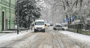 ​Władze apelują, by nie wychodzić z domu. Tramwaje ściągnięto z tras