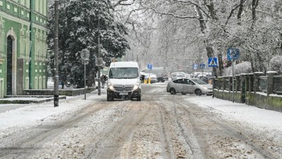 ​Władze apelują, by nie wychodzić z domu. Tramwaje ściągnięto z tras