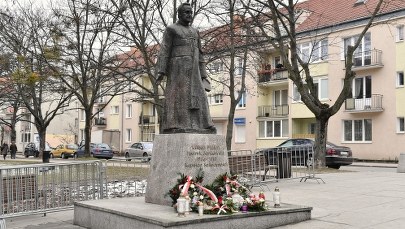 Władze Gdańska o ponownym ustawieniu pomnika ks. Jankowskiego: Napawa smutkiem i utrudnia dialog