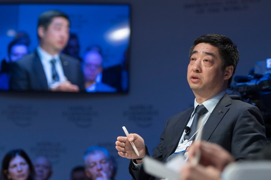 Władze Huawei konsekwentnie zaprzeczają, że firma ma  niejawne związki z rządem ChRL /LAURENT GILLIERON /PAP/EPA