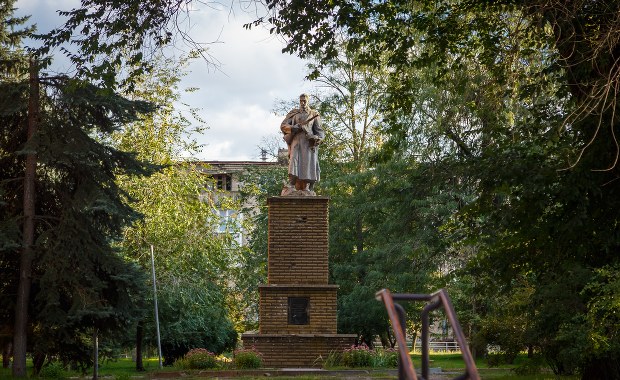Władze Iziumu usunęły rosyjskich patronów z nazw ulic - w tym Włodzimierza Wysockiego