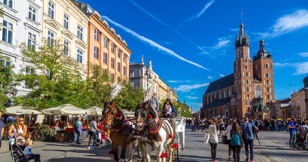 Władze Krakowa chcą wprowadzić opłatę klimatyczną, którą musieliby zapłacić turyści odwiedzający miasto /123RF/PICSEL