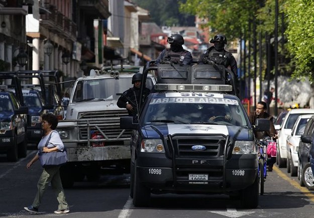 Władze Meksyku próbują odzyskać kontrolę na ulicach miast /PAP/EPA/Ulises Ruiz Basurto /PAP/EPA