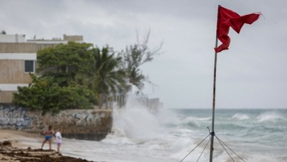 Władze nakazują ewakuację. Huragan Erin nadciąga