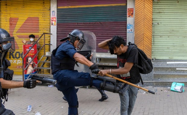 Władze Nepalu zmieniają decyzję po tragicznych protestach