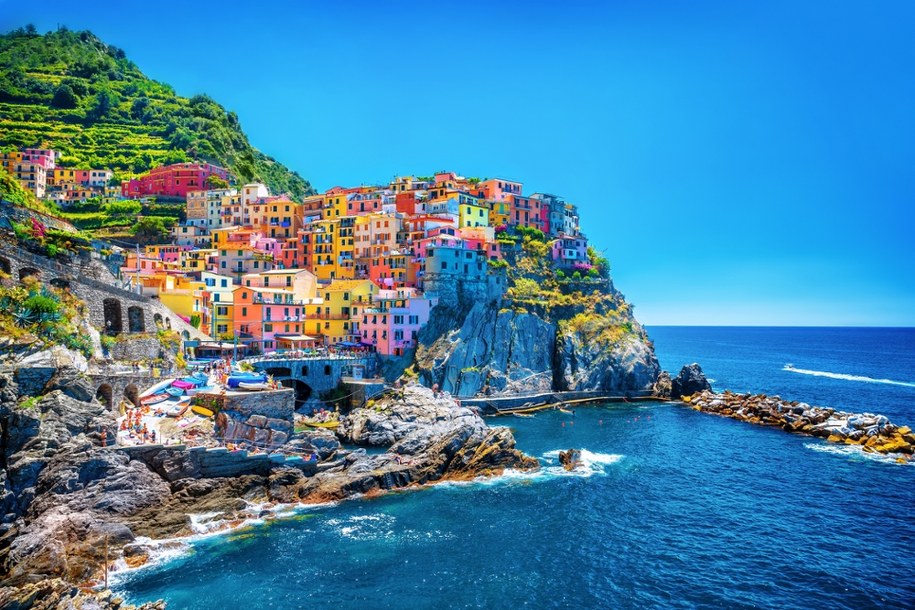 Władze parku Cinque Terre wprowadziły zakaz używania otwartego obuwia na szlakach /Shutterstock