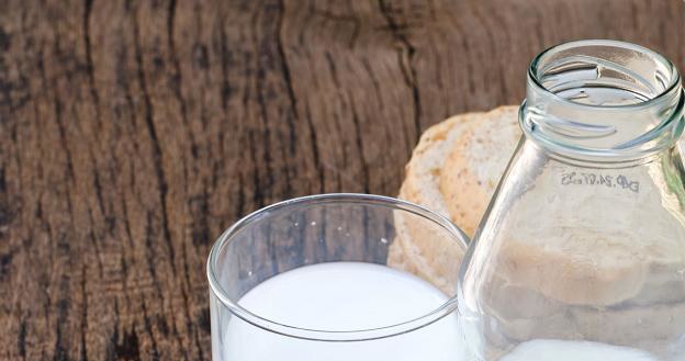 Władze serbskie nakazały wycofanie ze sklepów podejrzanego mleka /&copy;123RF/PICSEL