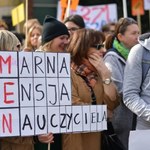 Władze Warszawy: Pieniądze dla nauczycieli zostaną w szkołach 