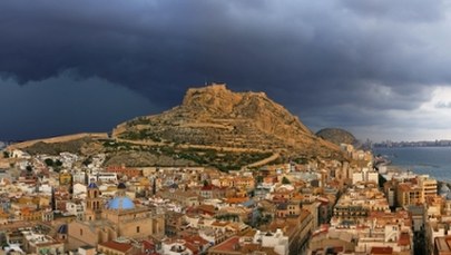 Władze wydają alerty pogodowe. Słoneczna Hiszpania? Niekoniecznie