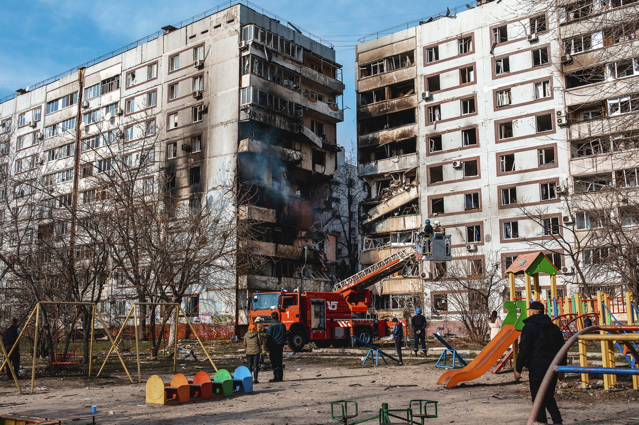 Władze Zaporoża: Ponad 300 mieszkań uszkodzonych po rosyjskim ostrzale [ZAPIS RELACJI]