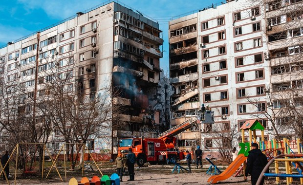 Władze Zaporoża: Ponad 300 mieszkań uszkodzonych po rosyjskim ostrzale [ZAPIS RELACJI]