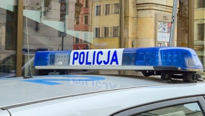 Włamał się do budynku i... zasnął. Zaskoczyli go policjanci