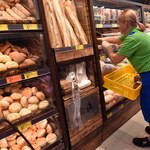 ​Właściciel Biedronki podniesie od stycznia 2021 r. pensje w sklepach i centrach dystrybucyjnych