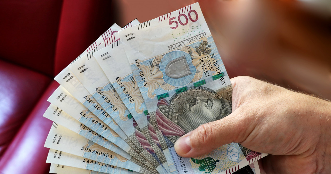 ​Właścicielom mieszkań i domów grozi mandat 500 zł za śmieci /Wojciech Laski /Agencja SE/East News