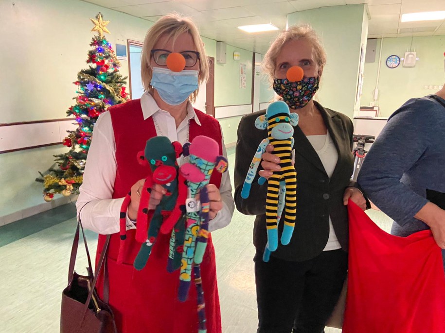 Własnoręcznie wykonane prezenty dla pacjentów oddziału endokrynologii ICZMP w Łodzi /Agnieszka Wyderka /RMF FM