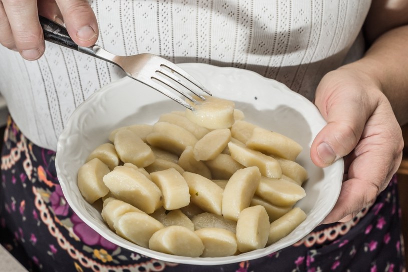 Wlej do garnka z wodą. Kopytka wyjdą miękkie i delikatne
