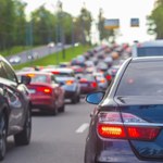 Wlepią ci mandat, jeśli spróbujesz ominąć korek. Nowe zasady już obowiązują