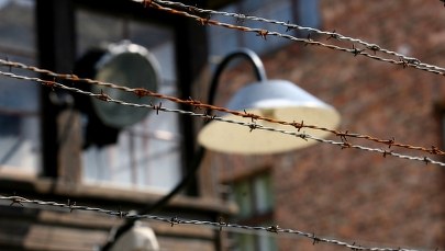 Włoch chciał wywieźć drut z Auschwitz. "Zabrał go na pamiątkę"