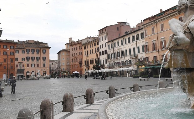 Włochy: 1,5 miliona osób spędzi święta w kwarantannie