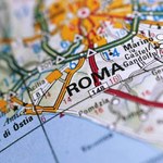 Włochy: Karabinierzy radzą turystom, by zabrali na wakacje magnesy

