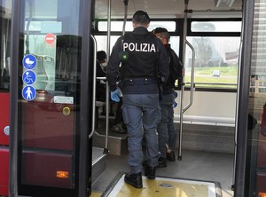 Włochy: Niezaszczepieni nie wsiądą do autobusu