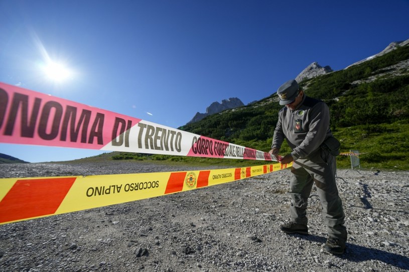 Włochy: W lodowcu masywu Marmolada w Dolomitach odkryto ogromną rozpadlinę 