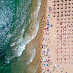 Włochy Włochy wprowadzają zakaz... parasoli na plaży. Decyzja budzi kontrowersje